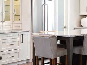 C or D-shaped cabinet door handles instead of knobs